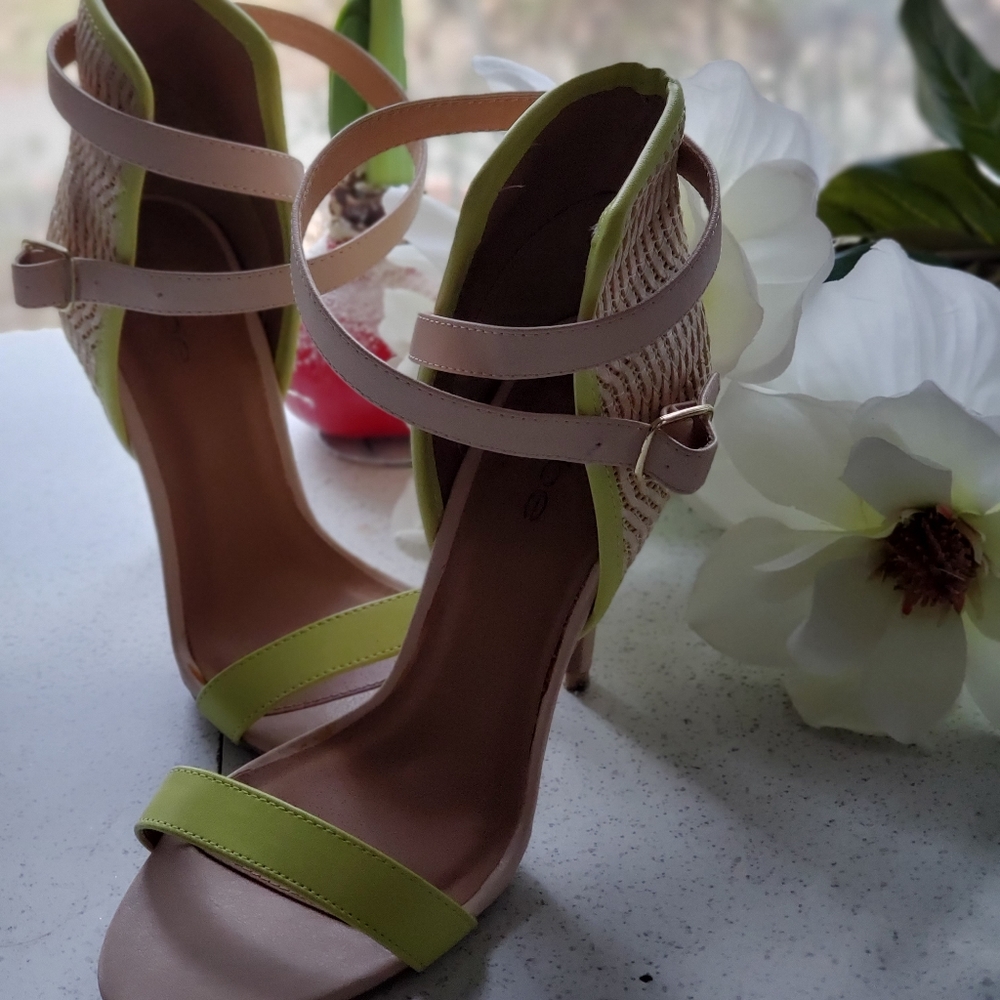 Shoes - Picture 4 of 4